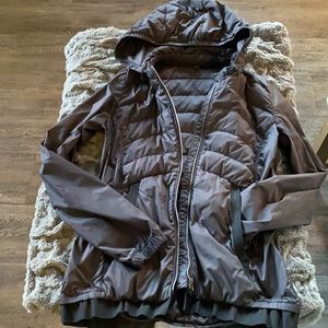 Lululemon weather resistant jacket with removable hood